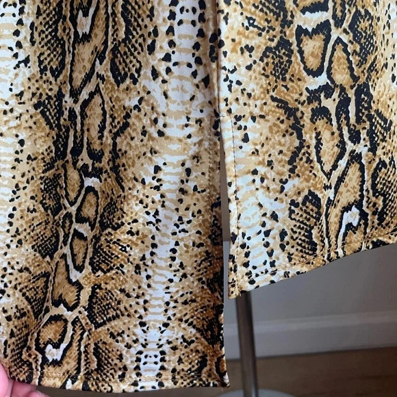 Now n forever women tunic top snakeskin size medium new stretchy western boho - Picture 4 of 5